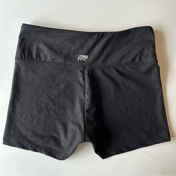 ♡ Marika Bike Short - Picture 2 of 5